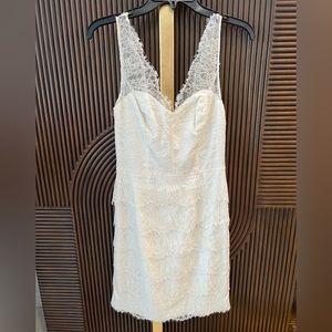 Beautiful Monique Lhuillier white lace dress, light corset. Worn once